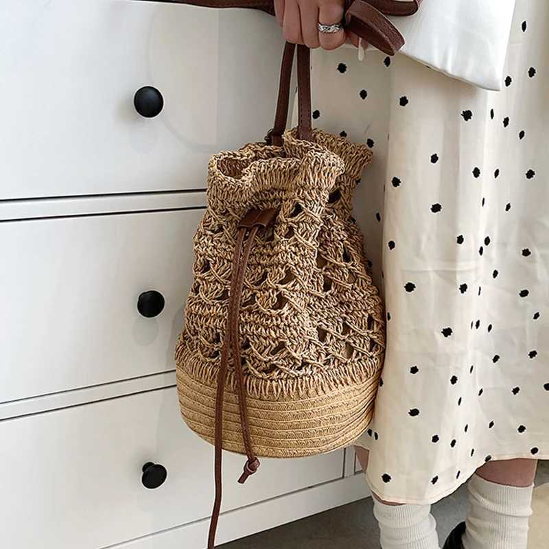 Chic Bucket Shape Crossbody Shoulder Bags Handmade Straw Hollow out Bag Pouch Female Travel Phone Purse Vintage Handbags