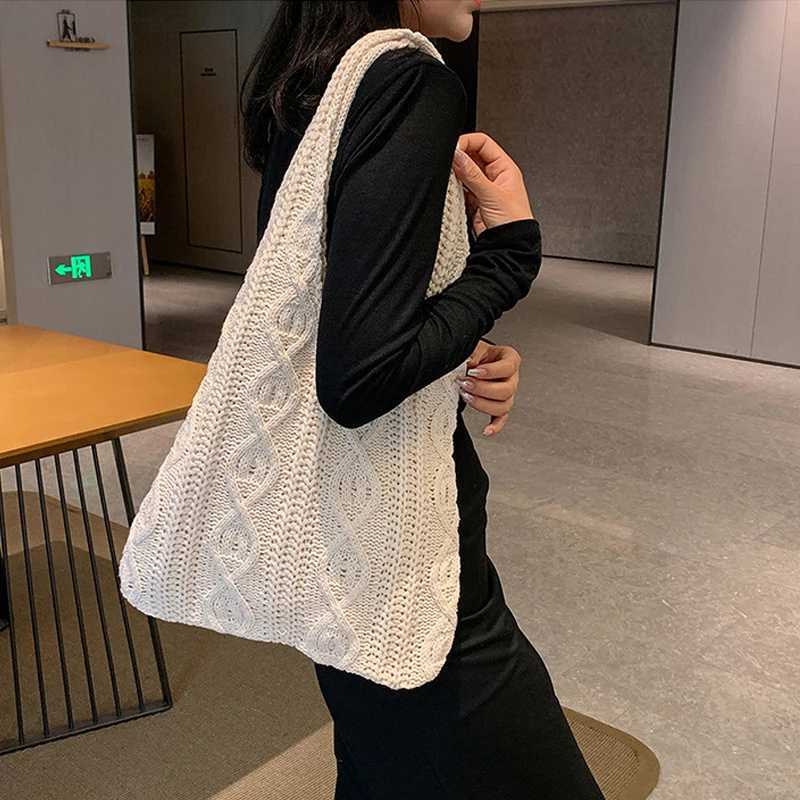 New Arrival Knitting Bag Solid Color Women's Fashion Tote Bag Twist Bag Girl Retro Crossbody Bag Commuter Bag Holiday Gift