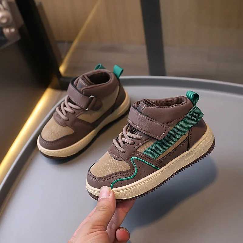 2024 Autumn New Childrens Sports Shoes Top Fashion and Comfortable Mens Shoes Retro Casual Shoes Basketball Sports Shoes Childrens Canvas Shoes W25022