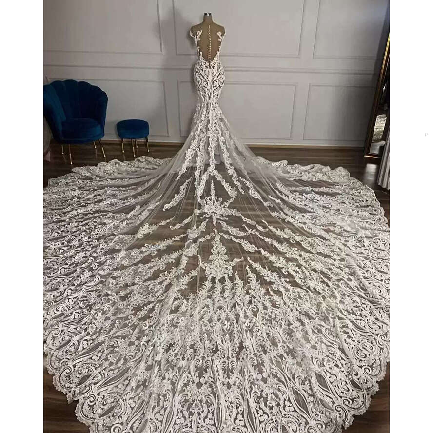 Gorgeous Lace Applique Wedding Dresses Illusion Bridal Gown Chapel Train Custom Made Jewel Neck Sleeveless African Plus Size Dubai Vestido De Novia 40