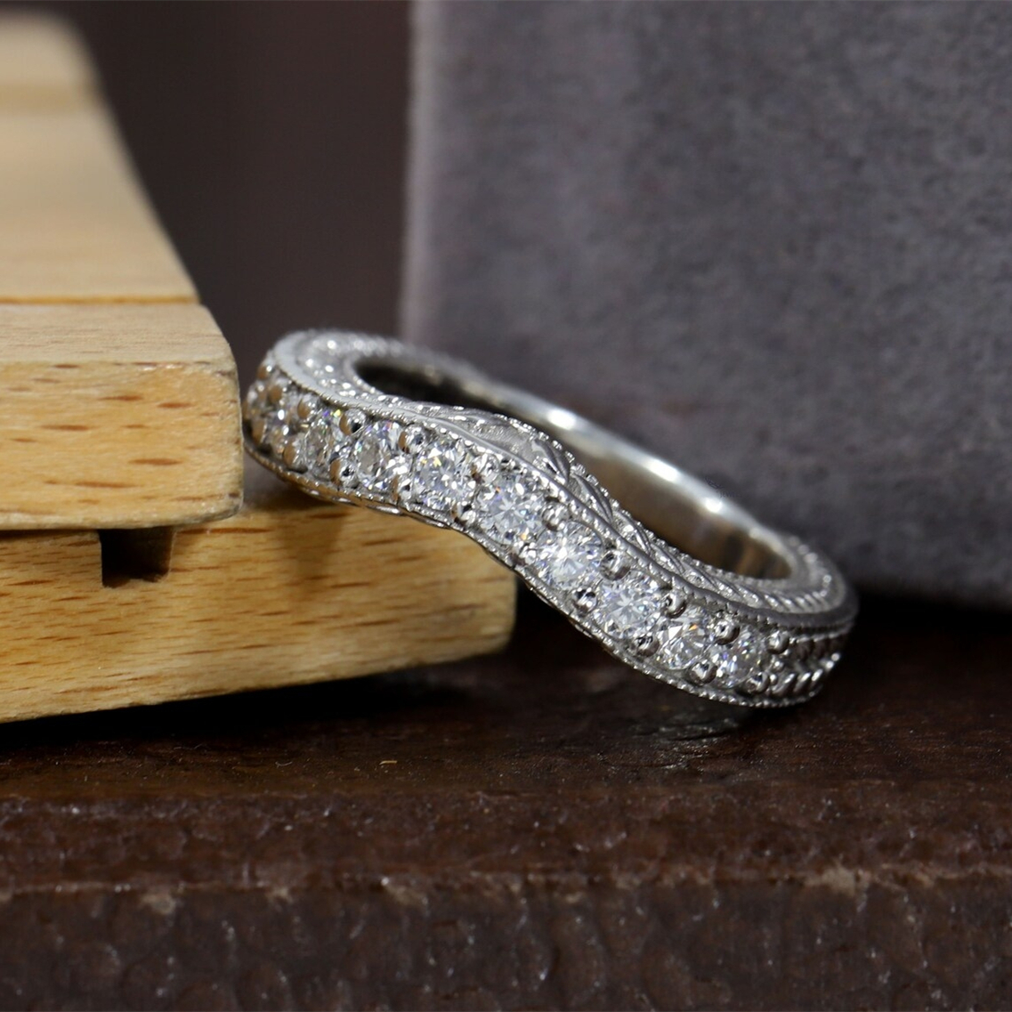 Jewelry 18 White Real Gold Milgrain Half Band Eternity Ring Solid Gold 0.5CT Lab Diamond Womens Trendy Curved Ring Gife