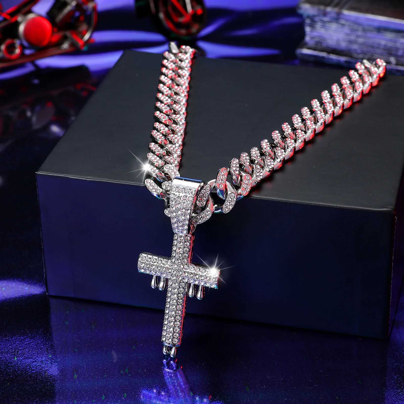 mi Water Drop Cross PendantHip Hop Punk Cuban ChainGifts for Couples and Family X250224