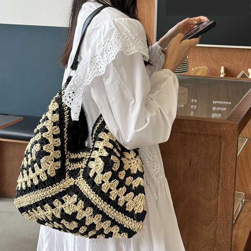 Ladies Knitted Handbags Summer Beach Straw Bag for Women Hollow Out Female Vacation Shoulder Bags Hand Woven Seaside Tote Bag