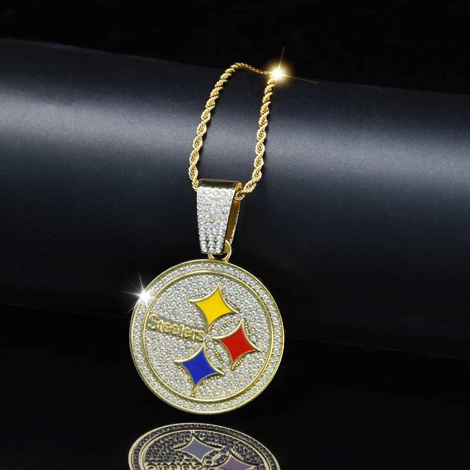 New Trendy Fashion Jewelry Rhinestone Sport Pitt Team Pendant with Twist Chain Stainless Steel Hot Selling Necklace X250224