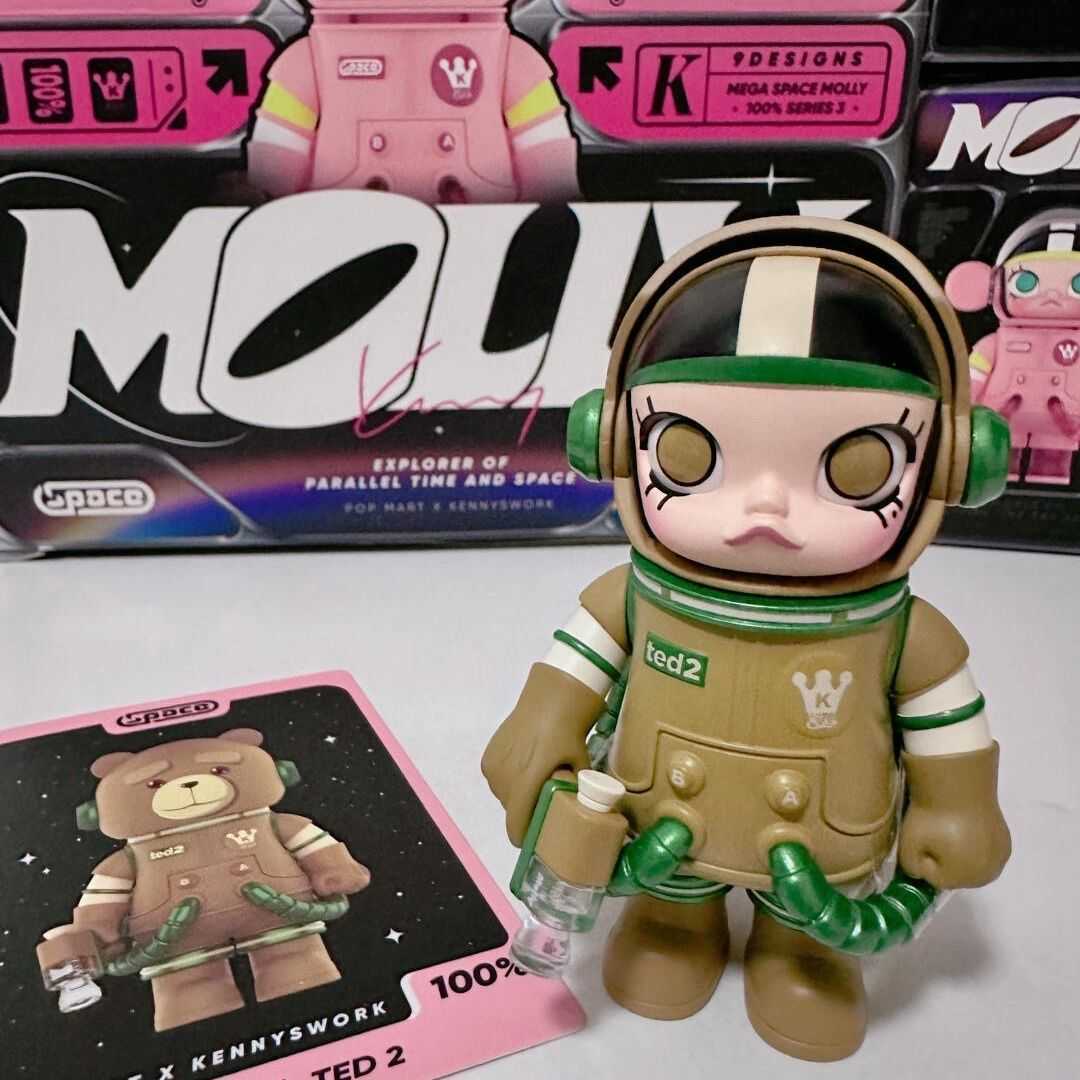 MEGA SPACE MOLLY 100% Anniversary Collection Astronaut Handheld in Chinese version the third generation blind box of Jasmine Free shipping