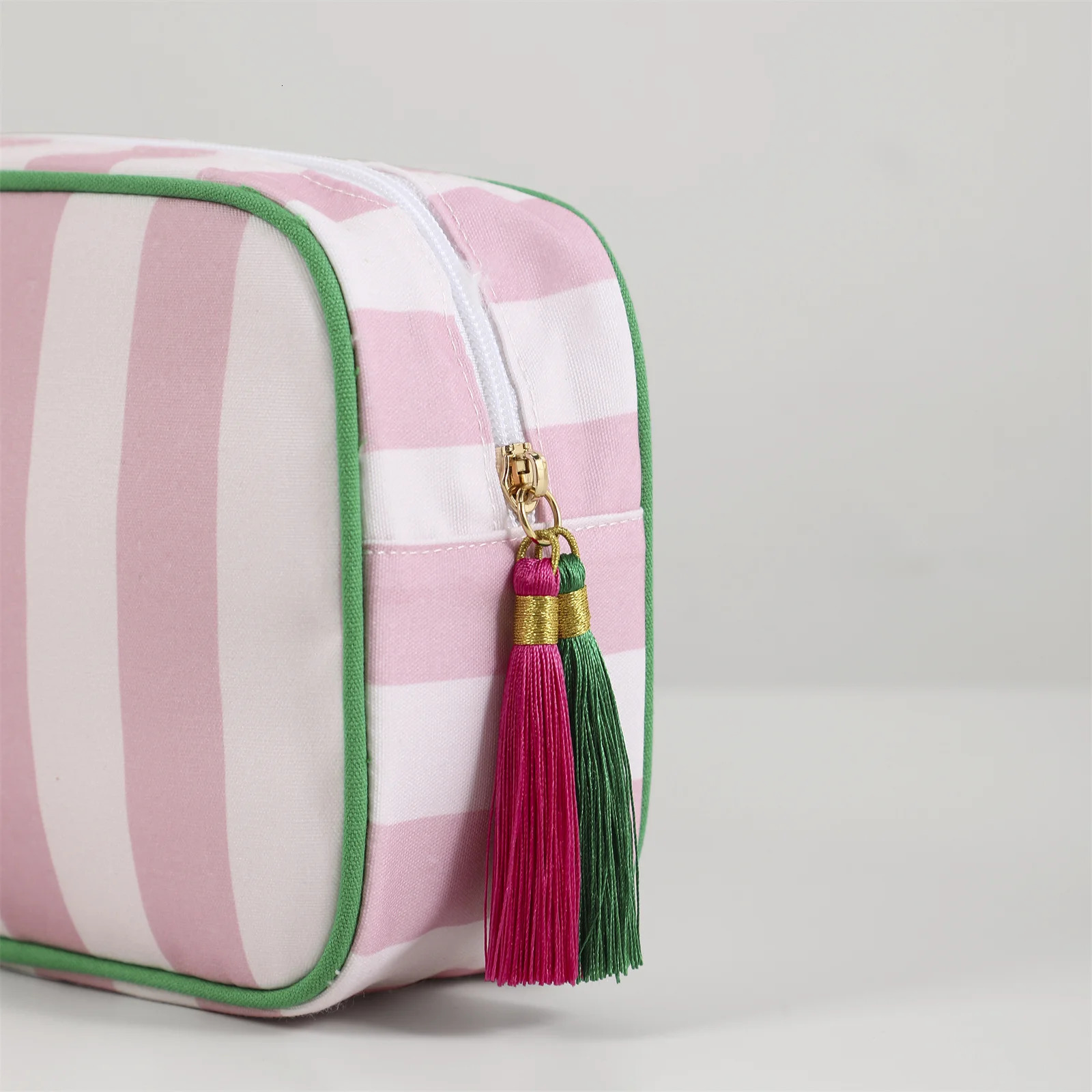 Large Striped Portable Cosmetic Bag For Women Tassel Zipper Makeup Bag Large Capacity Storage Pouch Bags 250224
