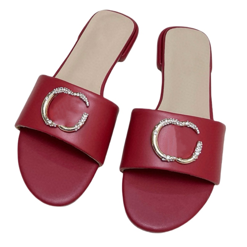 Slipers genuine leather designer shoes luxury men's flip flops metal letter beach shoes straps buckle sandals flat heel outdoor shoes non slip swimming pool shoes