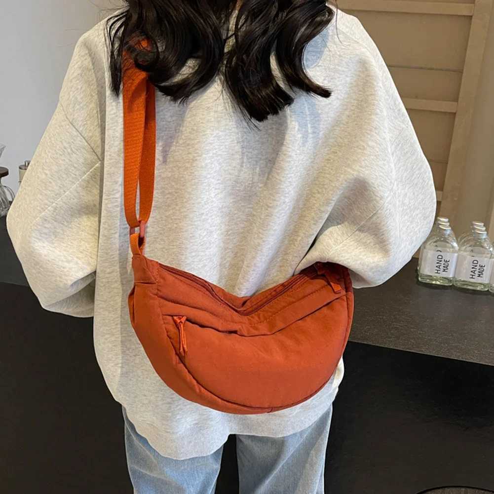 Japanese Trend Womens Dumpling Bag Solid Color Casual Crossbody Bag Commuter Simple Crescent Bags Large Capacity Ladies Satchel Z250225