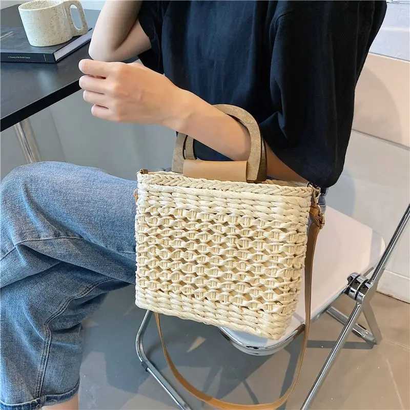 Summer Straw Handbags For Women Handmade Hollow Seaside Beach Bag New Braided Handle Tote Bag Shopping Totes Shoulder Bag Bolsa