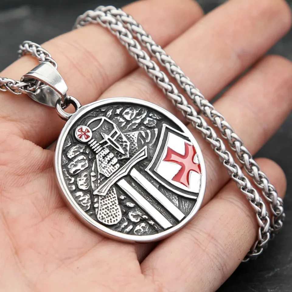 Retro Armor Knight Templar Cross Pendant Necklace Mens Stainless Steel Fashion Punk Amet Jewelry Gift Dropped X250224