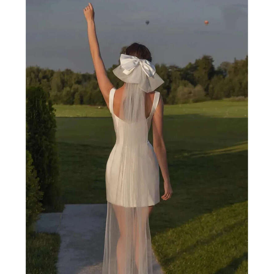 2024 Elegant Short A E Wedding Dress Square Collar Sleeveless Mini Satin Bridal Party Gowns Robe Mariee Vestidos De Novias