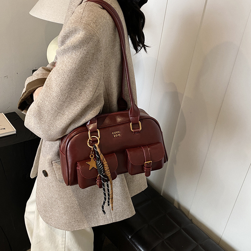 Designer's High-end Multi Pocket Large Capacity Women's 2025 New Fashionable Bowling Bag, Single Shoulder Armpit Bag