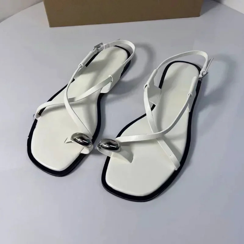 2025 Summer Flat Sandals for Woman Fashion Metal Decoration Ladies Footwear Breathable Cross Strap Casual Clip Toe Beach Shoes 250224