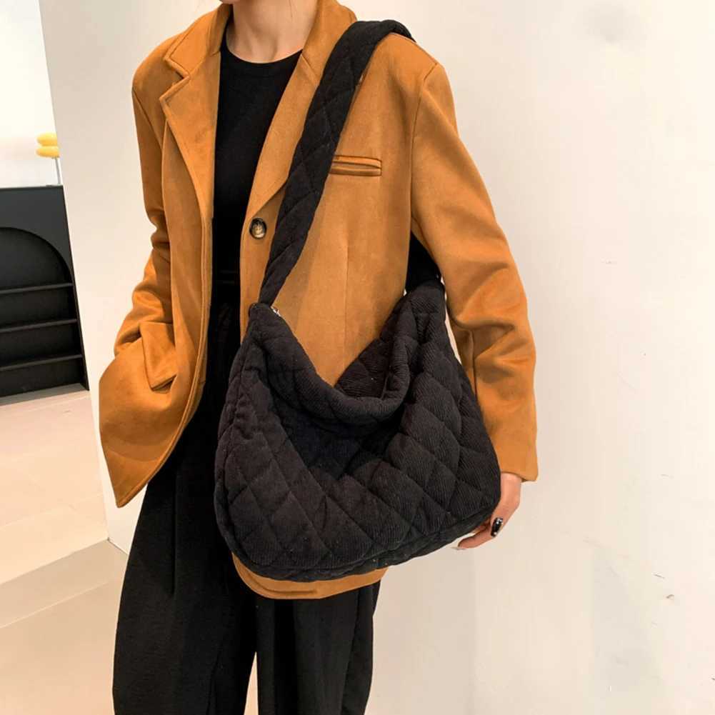 Womens Underarm Bag Stylish Corduroy Quilted Shoulder Bag Trendy Bag Fashion Work Tote Classic Purse Solid Color Handbag Z250225
