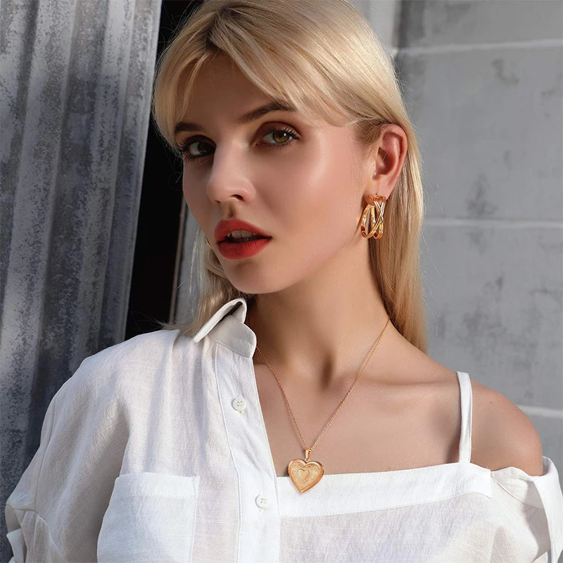 Customized Image Name Womens Necklace 18K Gold Po Heart Lock Pendant Family Personalized Anniversary Gift 250117