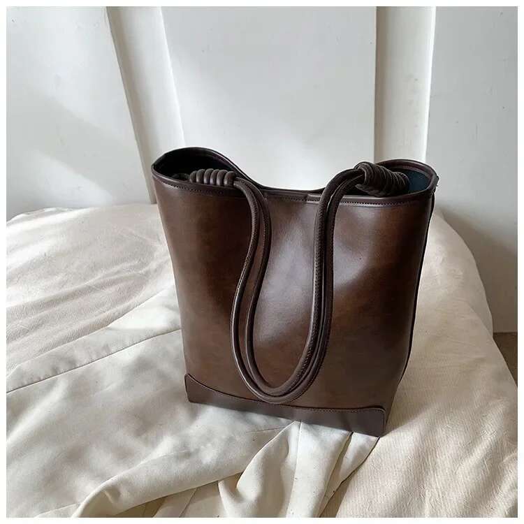 Handheld Fashionable High-End Bucket Bag, Casual And Versatile One Shoulder Underarm Bag