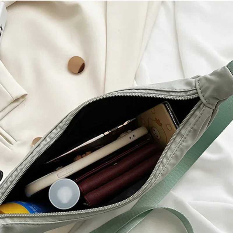 Solid color womens luggage large capacity travel ten font womens half moon bag with bag womens daily street Fanny bag 2024 Z250225