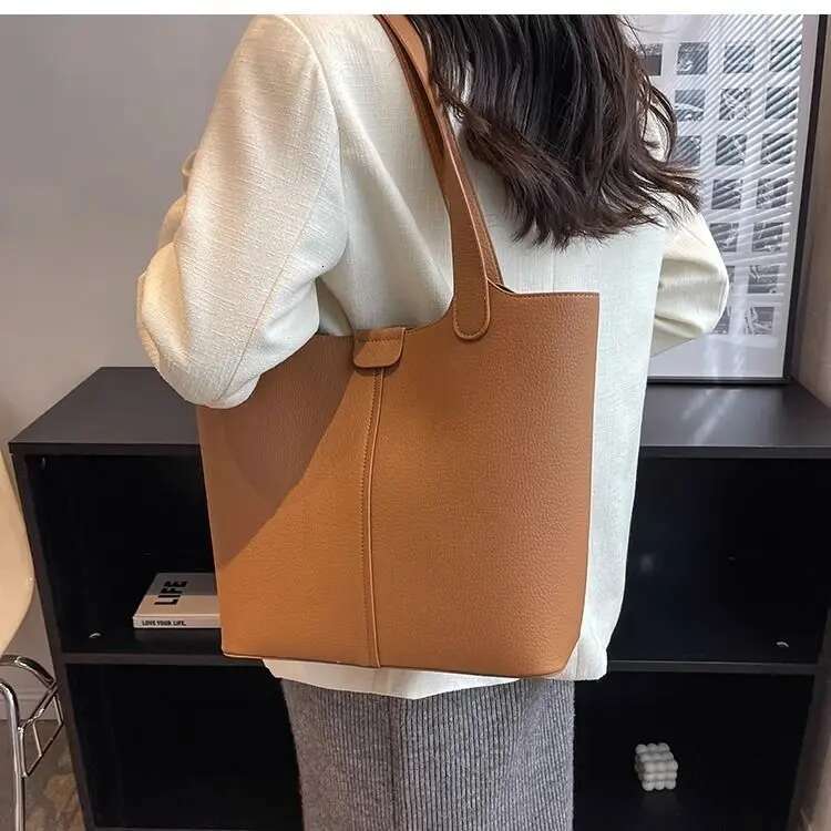 Senior Women's Shoulder Texture Niche Crossbody Bag Super Soft Handbag Design Sense Commuter Bucket Bags XK335