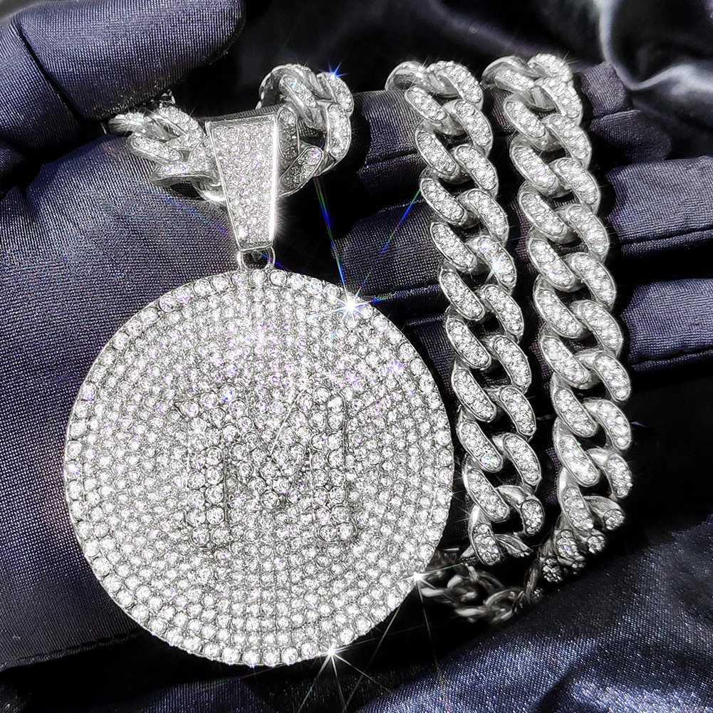 New Bling A-Z Letters Pendant Necklace for Men Wen Crystal mi Cuban Link Chain Round Initials Necklace Fashion Jewelry X250224