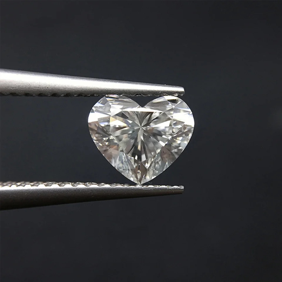 Real Heart Cut Loose Stones 0.1ct to 12ct Gems D Color VVS1 Pass Diamond Test with GRA Certificate Jewelry Material 250222