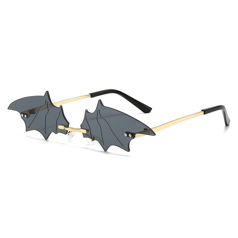 2025 personalized and funny Christmas bat glasses, European and American fashion trend street photography sunglasses, bat sun glasses for runway shows