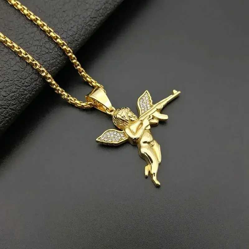Hip-Hop and Out Crystal Zircon Angel Ak-47 Subhine Gun Pendant Necklace Mens Street Hip-Hop Rock Trend Jewelry X250224