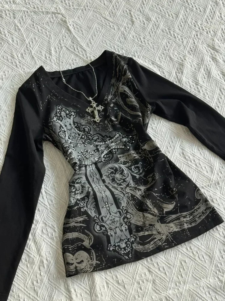 HOUZHOU Vintage Gothic T-shirts Women Y2k Black Punk Graphic T-shirt Grunge Retro Sexy V-neck Cotton Tees Aesthetic Harajuku Top 250224