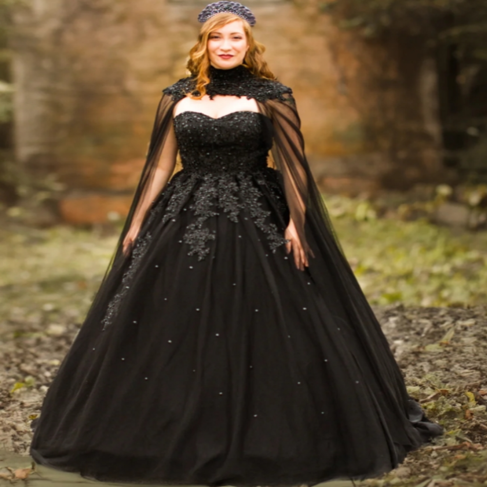 Vintage Black Gothic Wedding Dress With Clock Cape Fantasy Witch Inspired Beaded Lace Bridal Gowns Mystical Forest 2 in 1 Two Piece Rustic Country Bri