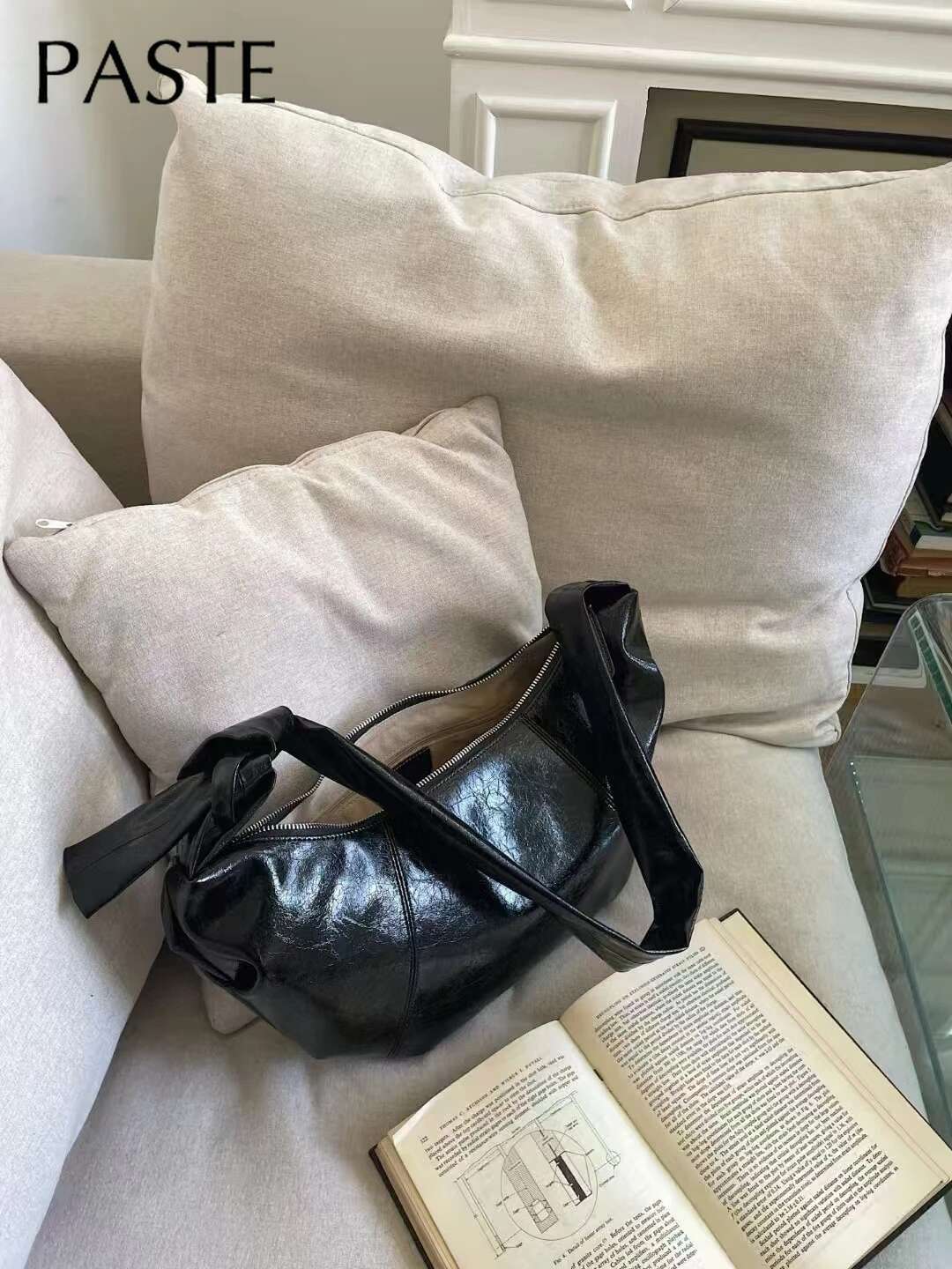 New Original Design Croissants Shape Single Shoulder Glossy Oil Wax Cowhide Leather Women Crossbody Bag Daily Hobo Purse