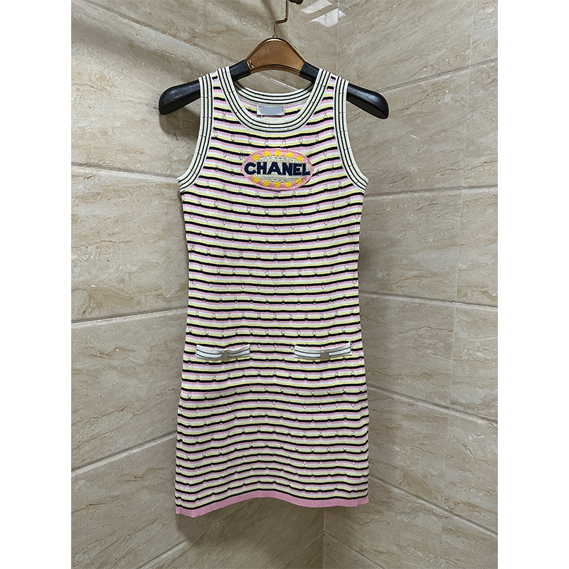 2025 Summer New Luxury Fashion Knitted Elegant Tank Button Up Dress Women O-neck Sleeveless Embroidery Letter Pattern Pink Straight Mini Dresses