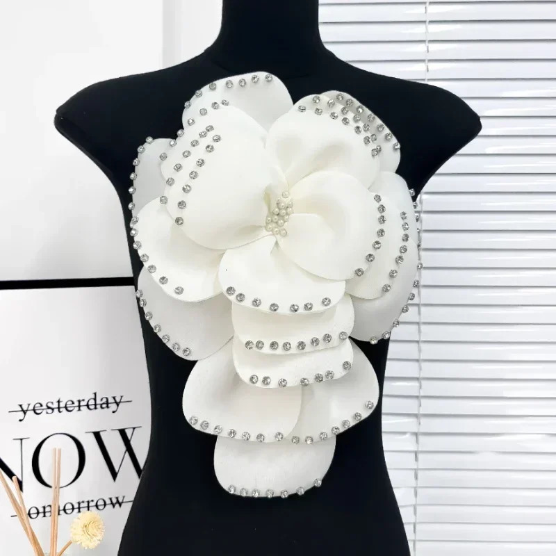 Handmade Multi Layer Fabric Large Flower Brooches for Women Crystal Pearl Lapel Pins Wedding Party Jewelry Accessories Gifts 250225