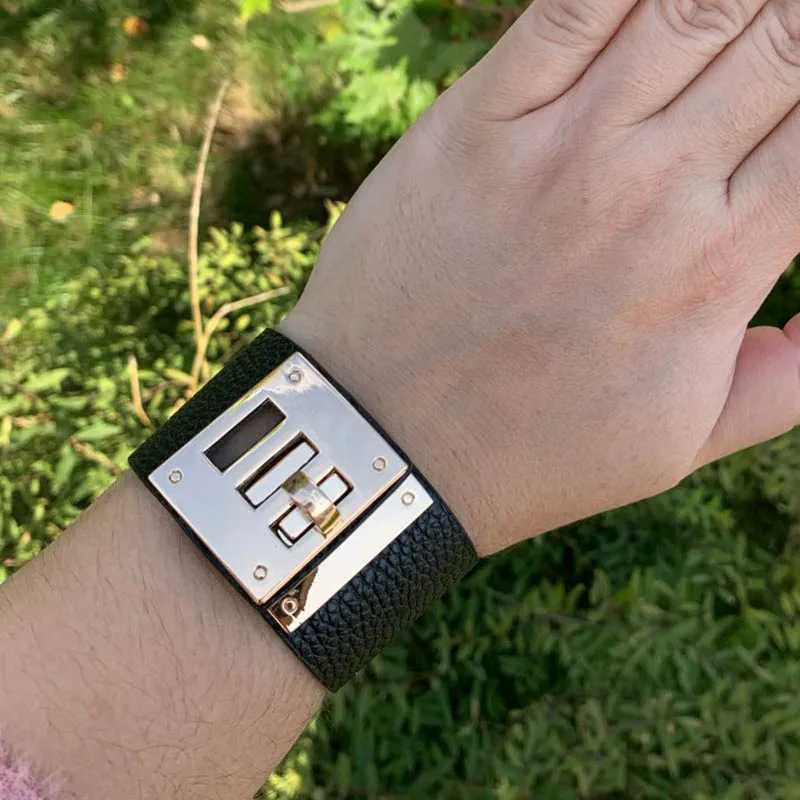 Bangle Fashion Punk Wide PU Leather Bracelet and Bracelet Womens Cuff Bracelet Declaration Jewelry Valentines Day Gift J2502177CVL