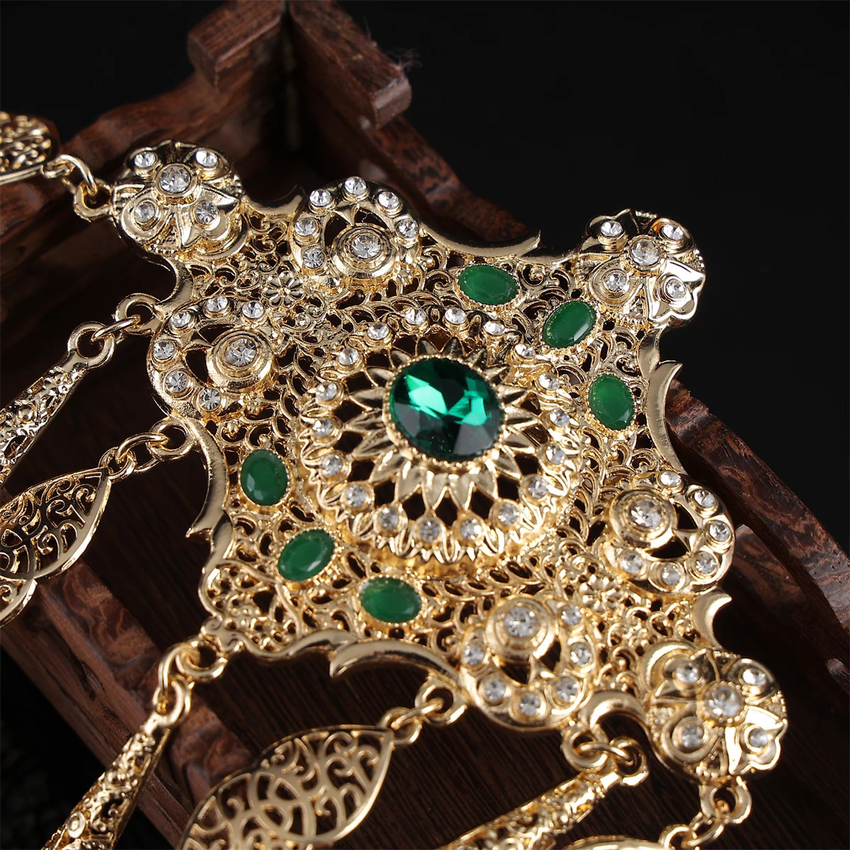 Fashion Trendy Style Arabic Metal Brooch Necklace Dual-Purpose Jewelry Hollowed-Out With Diamonds Womens Wedding Caftan 250225