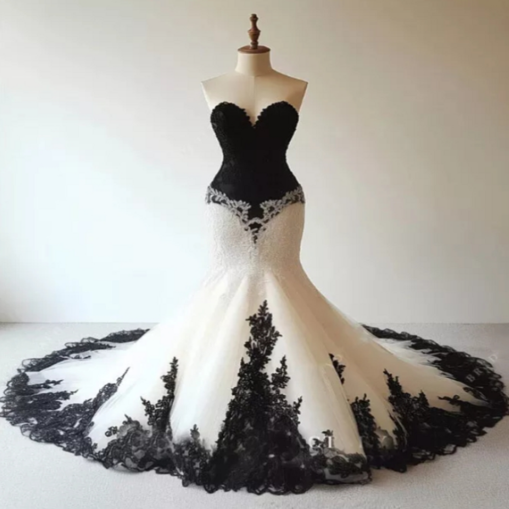 Vintage Black And White Wedding Dress 2025 Plus Size Mermaid Gothic Bridal Gowns Lace Aso Ebi Vestidos De Noiva Casamento Appliques Sleek Country Brid