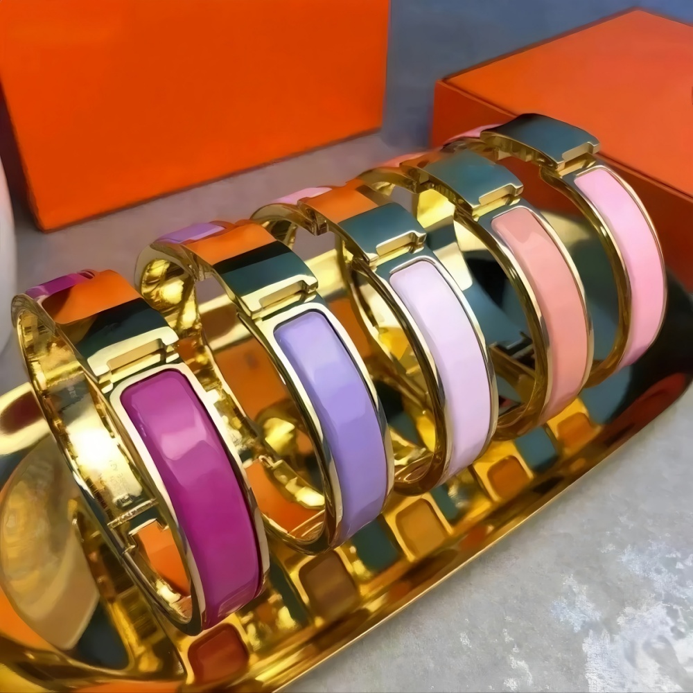 Luxury Designer Bracelet Bangle for Couples Gold Bracelet Party Christmas Gift Classic Unisex Daily Outfit Stainless Steel Symbol Of Elegance Bracelets Bangles