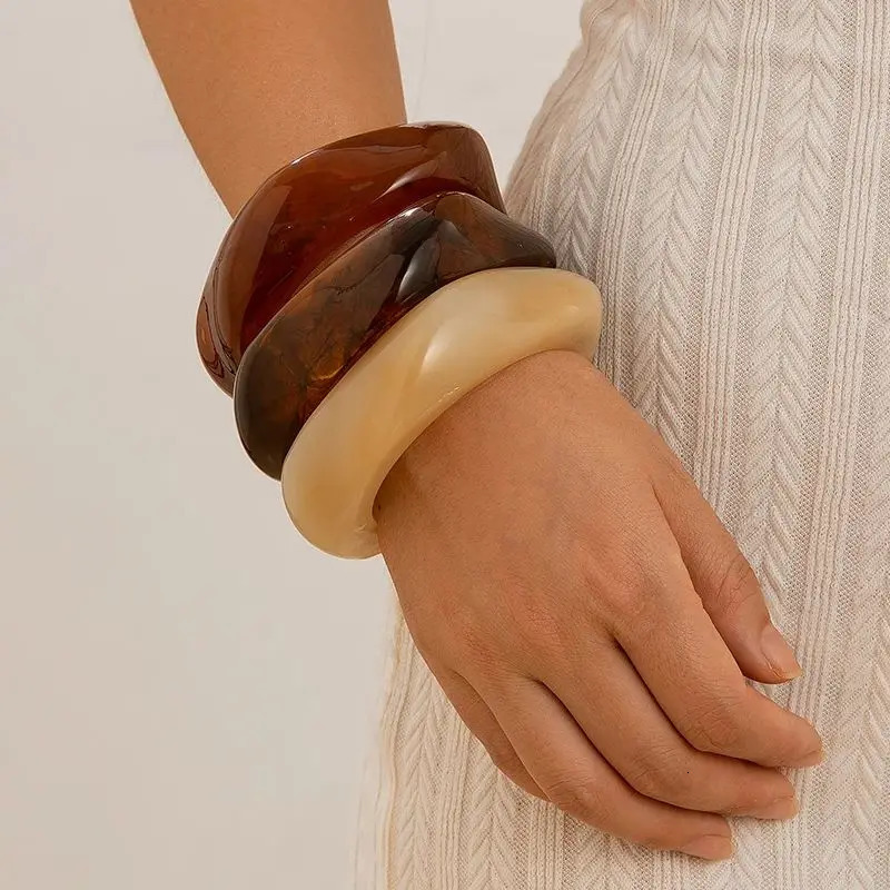 Lacteo Acrylic Vintage Irregular Bangles For Women Classic Large Geometric Wrap Bracelets Girls Retro Jewelry Accessories 250225