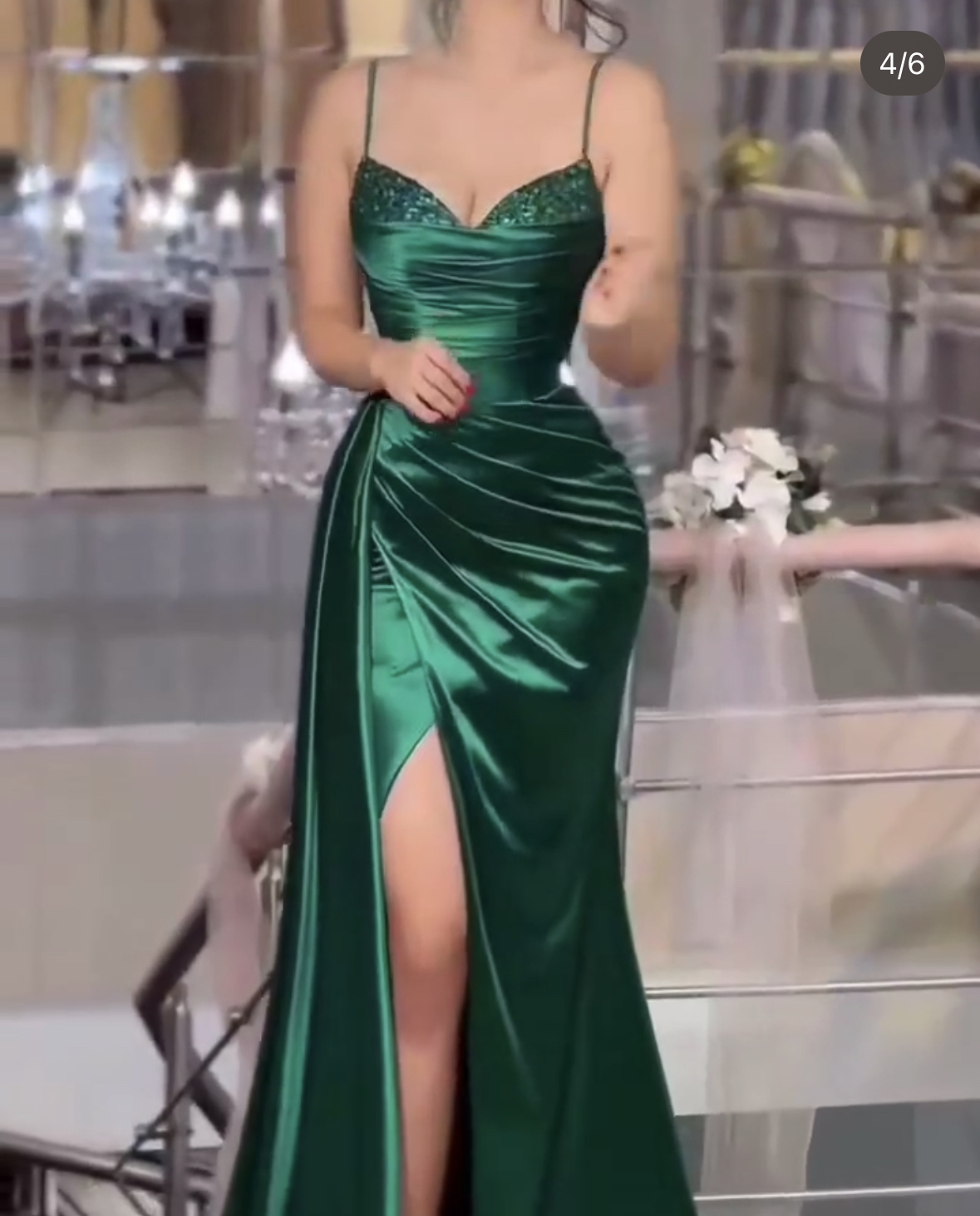 Spaghetti Straps Mermaid Prom Dresses Side Slit Sexy Emerald Green Satin Special Occasion Gowns Beaded Sweetheart Neckline Sleeveless Pageant Evening 