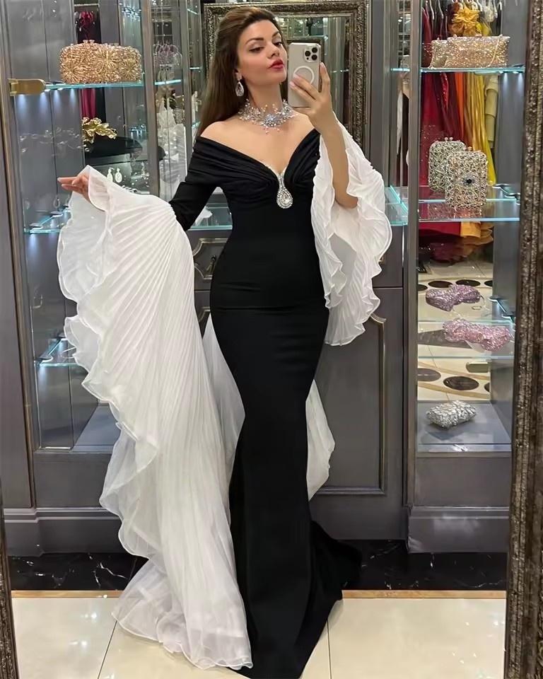 White Pleat Long Sleeve Arabic Evening Dress 2025 Crystals Black Mermaid Lace-Up Dubai Tail Gown Off The Shoulder Customized