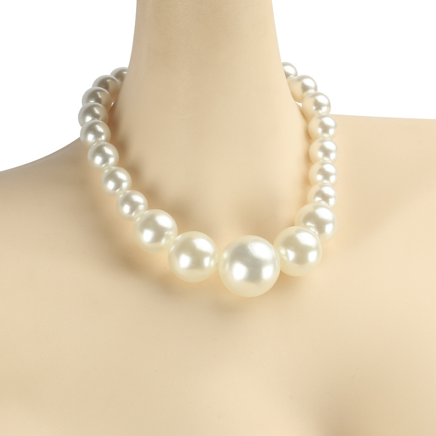 Large pearl necklace bracelet earrings set of three women in Europe and the United States light luxury French retro