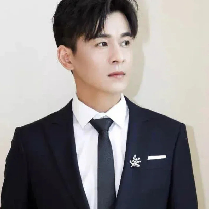 Happiness Tree Brooch with Multiple Freshwater Pearls Natural White Willow Branches Unique and Exquisite Gifts for Men and Women 250225