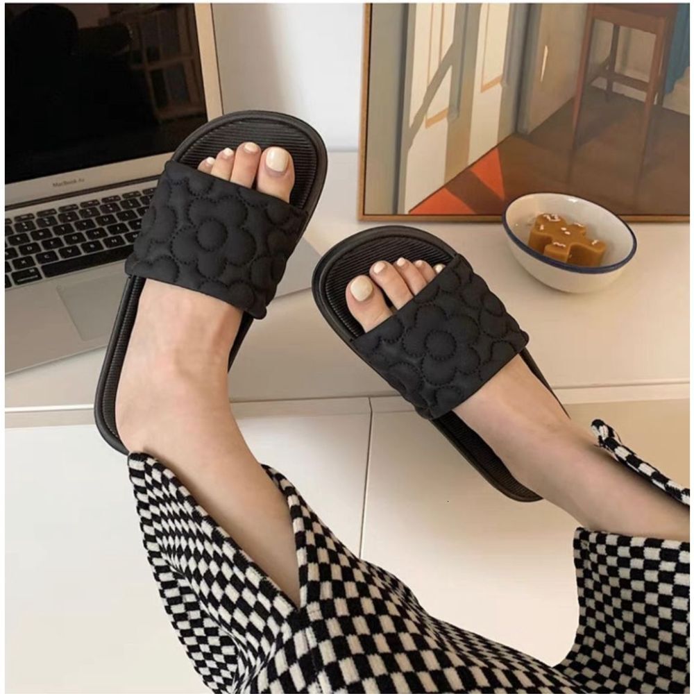 Designer Sandals Women Luxury Sandals And Designer Slippers Outdoor Beach Slides Summer Flats Classic Flat Heel Flats Black White Brown Slides Slipper