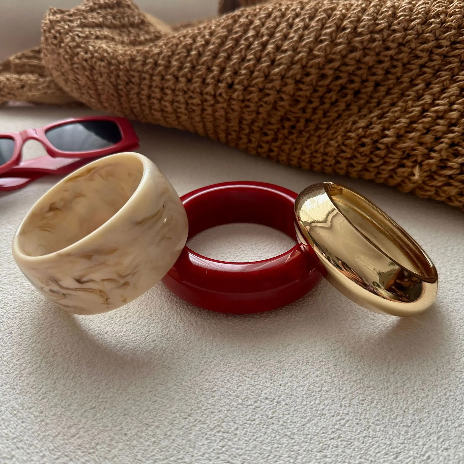 Boho Red Beige Acrylic Resin Chunky Bangles for Women on Hand Goth Geometric Charm Wide Hip Hop Metal Cuff Bangles Men Jewelry 250225