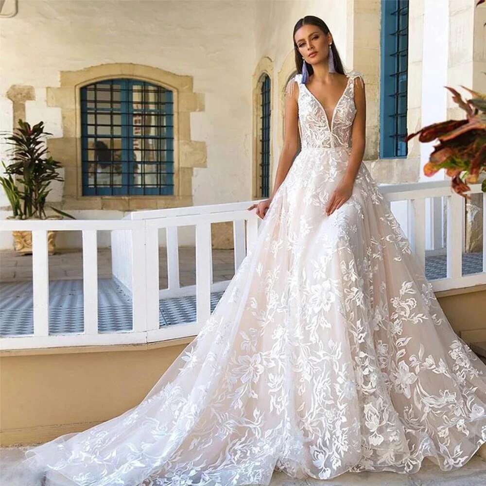 Fashion elegant deep v neckline backless res a ha lace appliques tulle court train wedding dresses