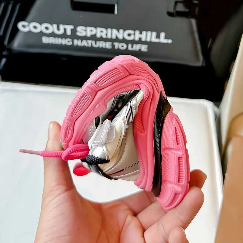 Athletic Outdoor 2025 New Childrens Casual Shoes for Girls and Boys Fashionable N Style Soft Bottom Anti Slip Edition Student Sports Shoes S25226