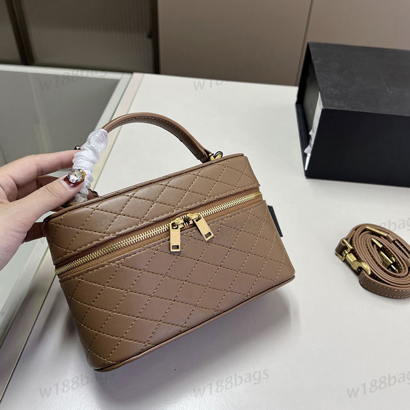 Designer Box Bag Fashion Womens Leather Cosmetic Zipper Handbag Shoulder Bags Make Up Cases Dia shaped chain shoulder bag with slanted crossbody desig