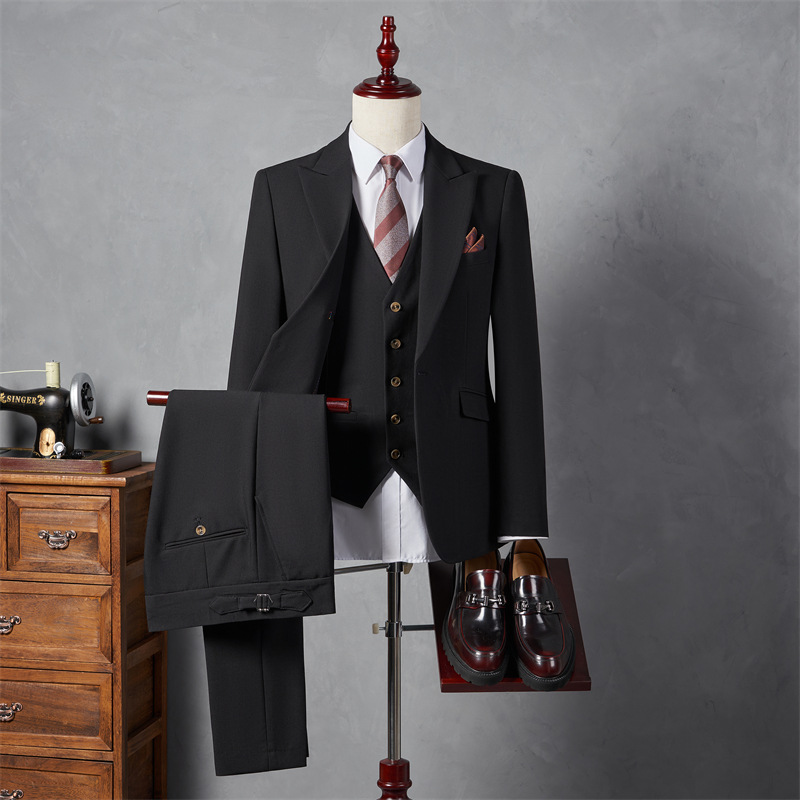 S226Vintage Look Men's Workwear with Timeless Italian Tailoring