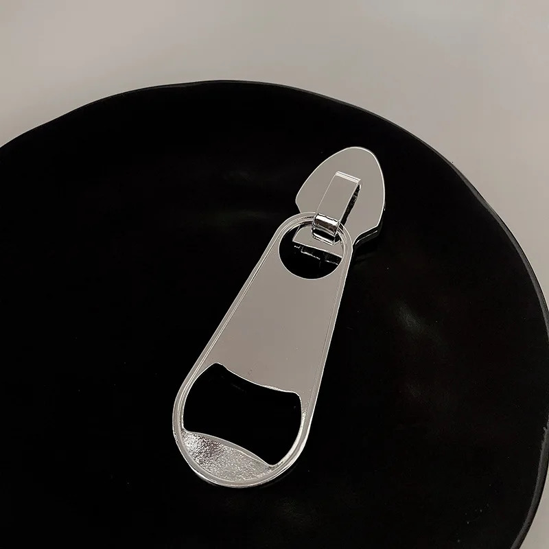 Metal Zipper Brooch European And American Style Personality Fashion Big Brooch Ms Travel Wedding Clothing Accessories 250225