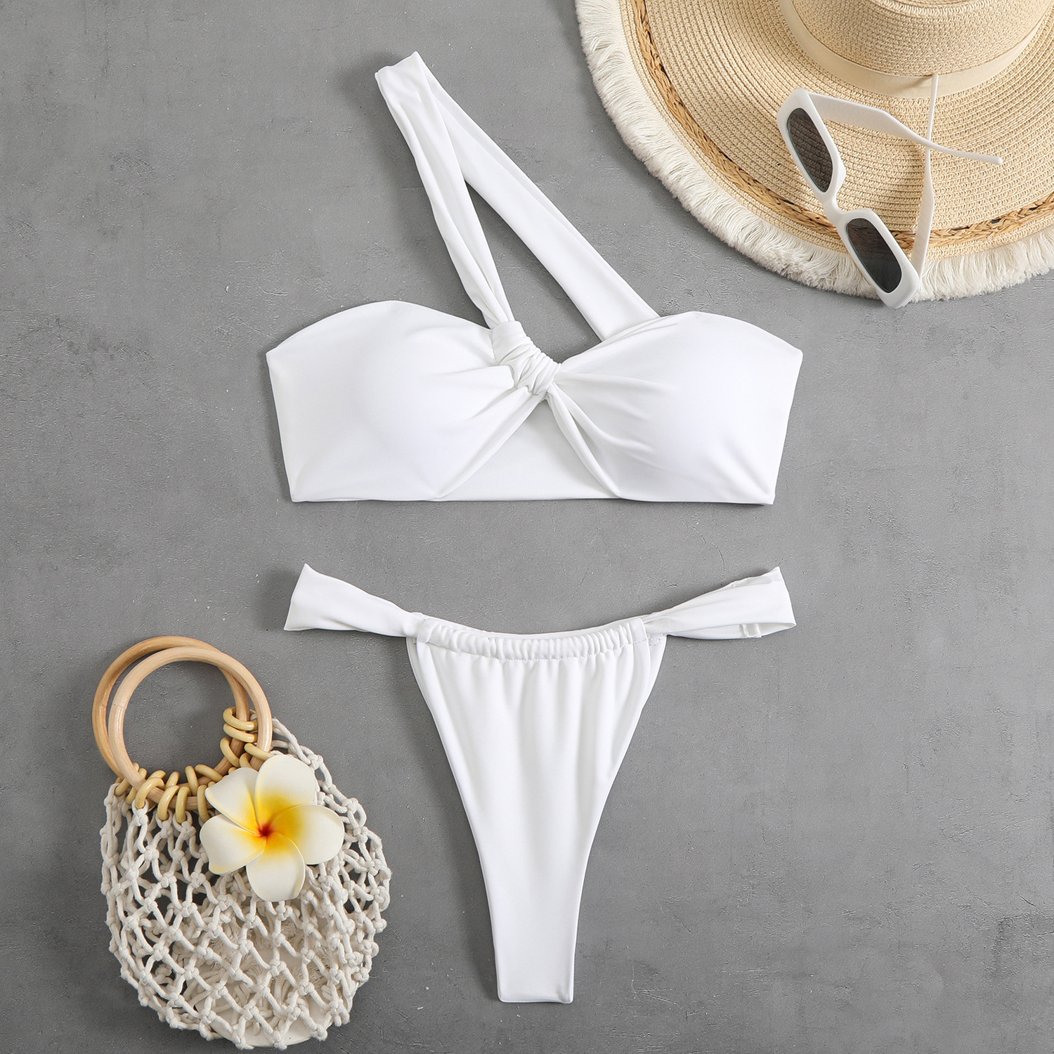 2025 new for women with sloping shoulders, sexy, high elasticity, durable swimming clothes, split body, high-end feeling, hot spring swimsuit bikini