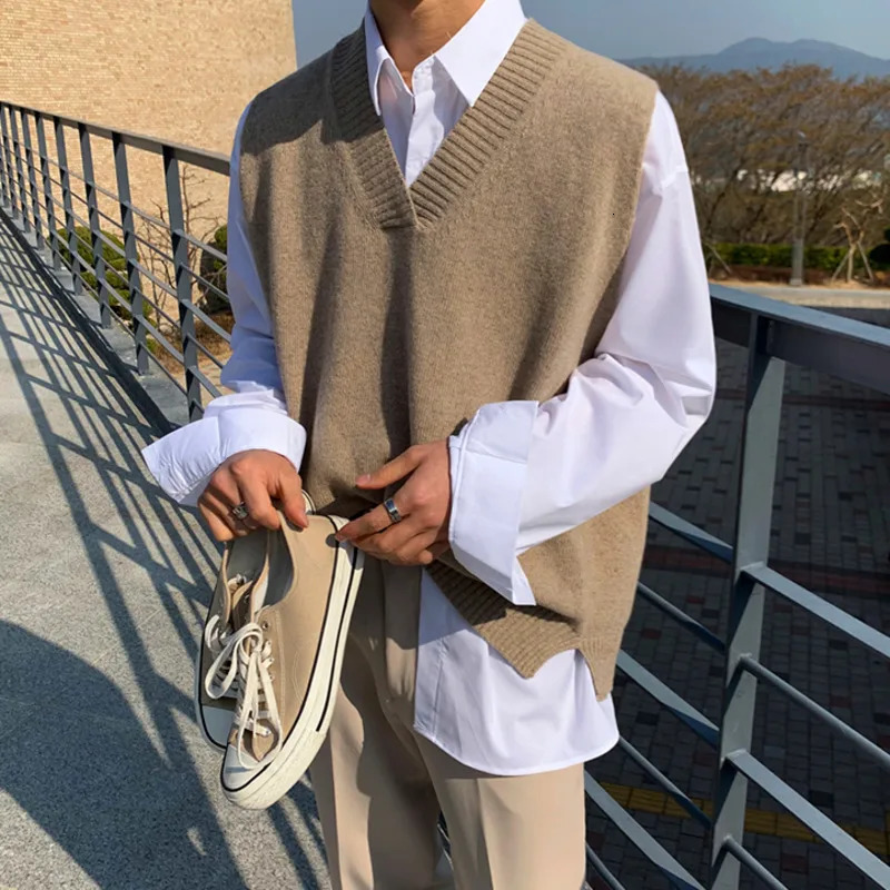 IEFB Korean Style Mens Knitted Vest Vneck Solid Color Casual Sleeveless Knitting Tank Tops Loose Simple Male Sweaters 9W163 250225