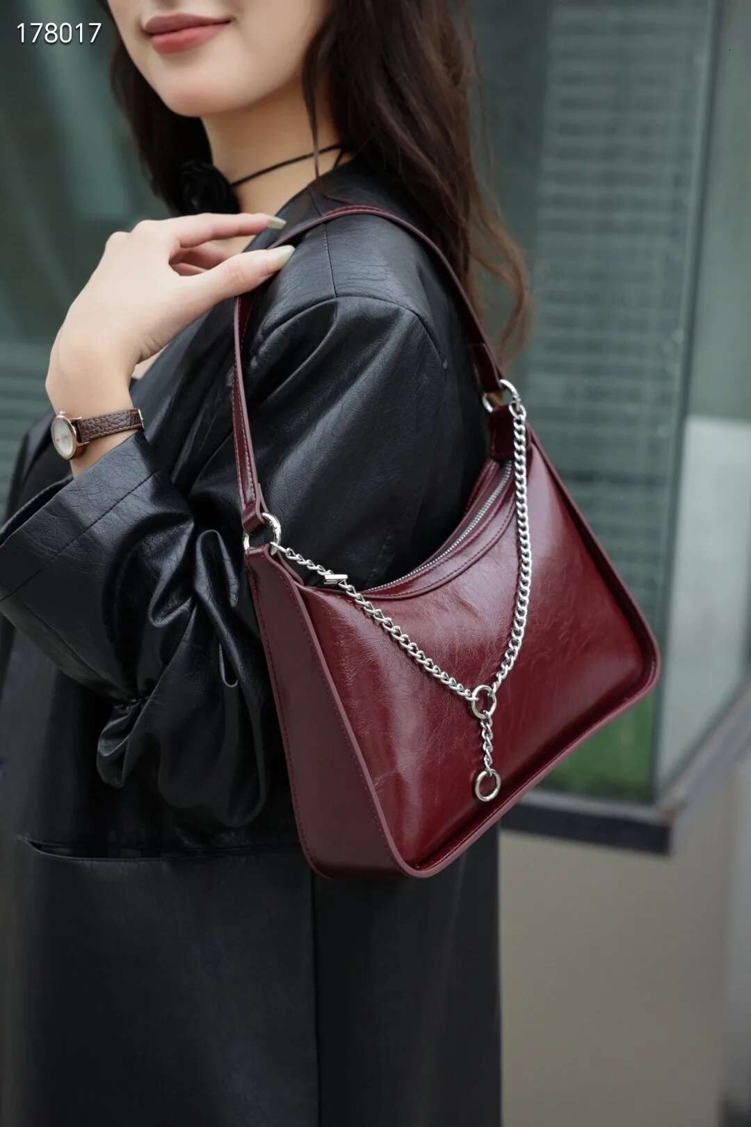 Top Tier Cowhide Single Shoulder Fashionable Women's Fashion Designer Bag High-quality Simple Multifunctional Shopping Shell Practical High-end C